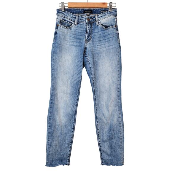 Judy Blue Relaxed Fit Jeans Women's  3/26 Light Wash Fringe Hem Stretch Denim - Picture 1 of 9